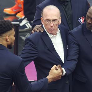 Όταν ο Γιάννης Αντετοκούνμπο συνάντησε τον Michael Jordan