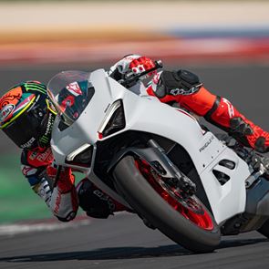 H Ducati Panigale V2 κυκλοφορεί σε μεταξένιες αποχρώσεις