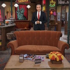 O Νίκος Ευαγγελάτος μπήκε στο Central Perk και το Twitter (ξε)τρελάθηκε