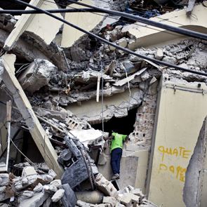 Ο τρομακτικός σεισμός των 7,2 Ρίχτερ στην Αϊτή