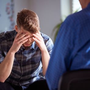 5 φράσεις που λένε όσοι έχουν χαμηλή αυτοπεποίθηση