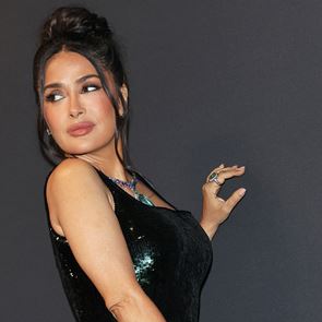 Βρήκαμε την πιο &#39;καυτή&#39; εμφάνιση της Salma Hayek που δεν τη θυμάται κανείς (βίντεο