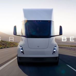 To Tesla Semi είναι ένα &#39;θηρίο&#39; με 3 ηλεκτροκινητήρες