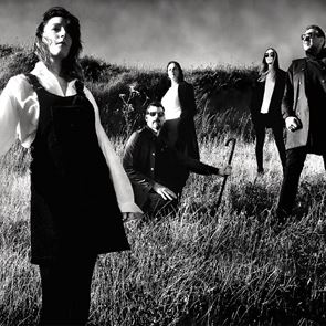 Όλες οι φορές που (ξανα)ερωτευθήκαμε τους Archive σε live τους