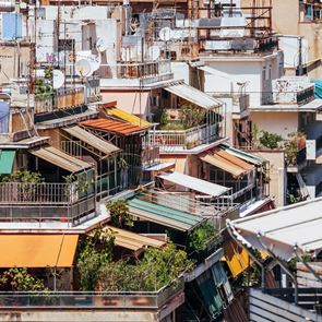 Σήμερα θα ηχήσουν σειρήνες και καμπάνες σε όλη τη χώρα. Αλλά γιατί