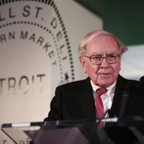 Τελικά ο Warren Buffett πουλά ή αγοράζει μετοχές