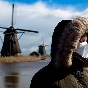 Κορονοϊός, το άμεσο μέλλον μίας πρωτόγνωρης απειλής