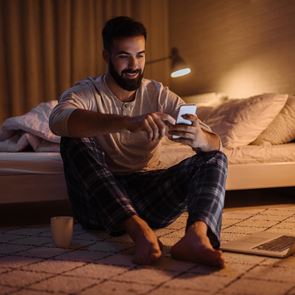 Ξέρεις το πιο βρώμικο σημείο στην κρεβατοκάμαρά σου