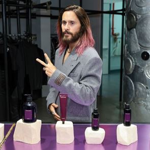 Ο Jared Leto λάνσαρε τη δική του σειρά με προϊόντα περιποίησης