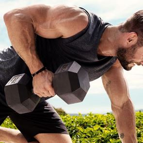 Ο Chris Hemsworth έχει ένα σιρκουί ασκήσεων για θηριώδεις μύες