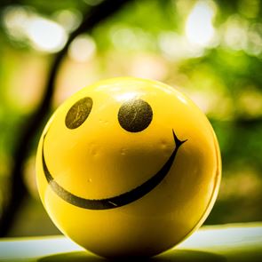 Η χρήση αυτών των emojis μαρτυρά την ηλικία μας