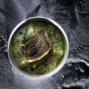 Οι Ψαράδες ρίχνουν δίχτυα σε πελάγη νοστιμιάς