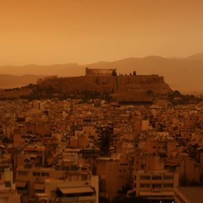 10 απόκοσμες φωτογραφίες από την πορτοκαλί &lt;em>Ελλάδα&lt;/em> της σκόνης