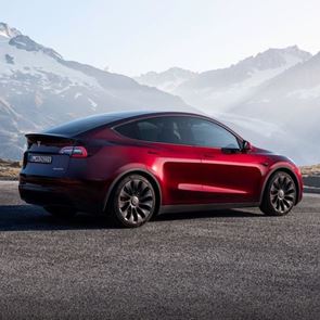 Η Tesla απέκτησε απίθανη brand ambassador-έγινε viral στους Ολυμπιακούς Αγώνες