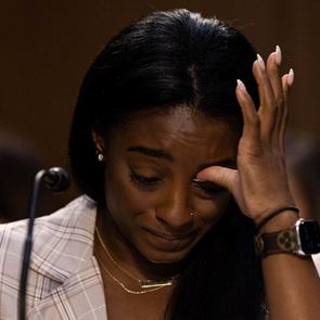 H Simone Biles και η μεγαλύτερη υπόθεση <em>σεξουαλικής</em> <em>κακοποίησης</em> στον αθλητισμό