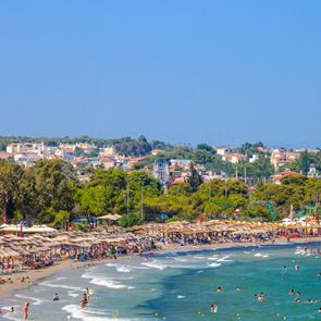 Πόσο κοστίζει η είσοδος στις οργανωμένες παραλίες της Αττικής