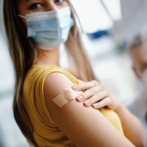 Τι ισχύει για το συσχετισμό του εμβολίου με τη θρόμβωση