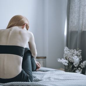 Τεχνητή νοημοσύνη φαίνεται πως οδηγεί νεαρούς χρήστες προς την ανορεξία