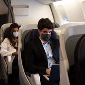 Delmicron και Flοrona δείχνουν πως δεν ξεμπερδεύουμε εύκολα με τον κορονοϊό