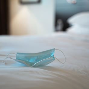 Η ζωή σε ένα ξενοδοχείο καραντίνας στην Αγγλία