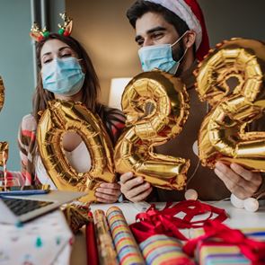 Πώς θα προστατευθείς τις γιορτές από τη μετάλλαξη Όμικρον