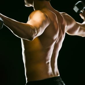 Έτσι θα ανοίξεις τους στενούς σου ώμους