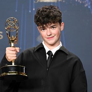 Έγραψε ιστορία στα Emmy: Αυτός είναι ο νεότερος ηθοποιός που κερδίζει βραβείο