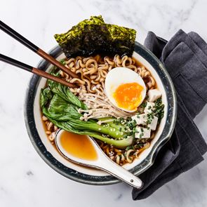 Η συνταγή για το περίφημο ramen του Momofuku