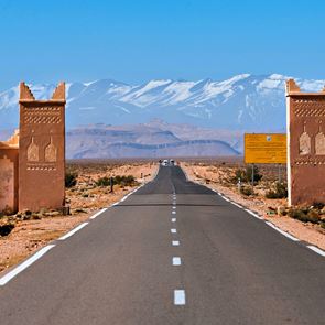 Στις εξωτικές πόλεις, τις ερήμους και τα βουνά του Μαρόκου