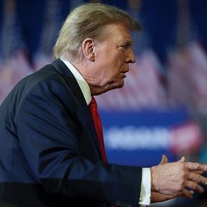 Γιατί ο Donald Trump &#39;έκανε γαργάρα&#39; τον θάνατο του Alexei Navalny