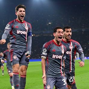 Θρίαμβος του Ολυμπιακού στο Άμστερνταμ-Οι πιθανοί αντίπαλοι στα νοκ άουτ του Champions League