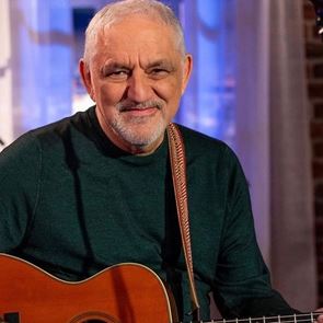 Ο Νίκος Πορτοκάλογλου είναι ίδιος ο πατέρας