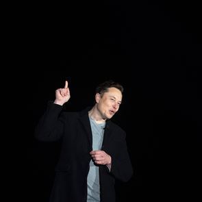 Νέα πτώση για το brand της Tesla