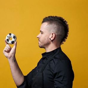 Dabiz Muñoz: Ο καλύτερος σεφ του κόσμου είναι ένας προβοκάτορας της γεύσης