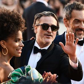 Γιατί διχάζει η βράβευση του Joker στη Μόστρα