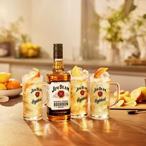 Το cocktail που μπορείς να φτιάξεις εύκολα και να εντυπωσιάσεις τους φίλους σου