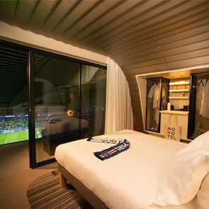 Πώς είναι να μένεις σε σουίτα 5 αστέρων στο γήπεδο της Παρί Σεν Ζερμέν