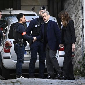 O Nicolas Sarkozy μπήκε φυλακή - Το χρονικό της σύλληψής