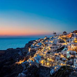 Από τη Μύκονο στη Σαντορίνη