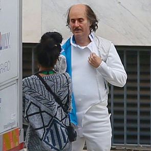 Καλά βλέπεις, αυτός είναι ο Jared Leto