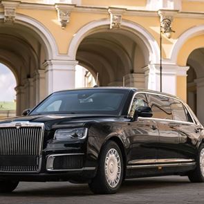 Cadillac του Joe Biden εναντίον Senat του Vladimir Putin