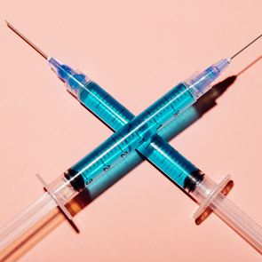 SMS για ανεμβολίαστους. Αλλά όχι για όλους