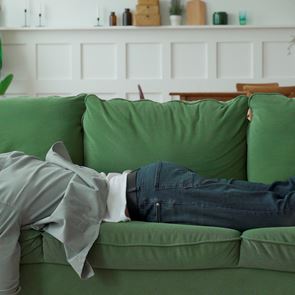 Πώς θα γίνεις εξυπνότερος ενώ κοιμάσαι, σύμφωνα με την επιστήμη