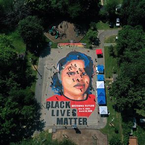 Η δικαστική απόφαση για τον θάνατο της Breonna Taylor βάζει ξανά φωτιά στις &lt;em>ΗΠΑ&lt;/em>