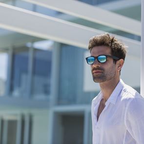 Το καλοκαίρι μέσα από τους πολωτικούς φακούς