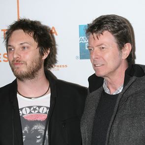 Ο γιος του David Bowie τιμά τον πατέρα