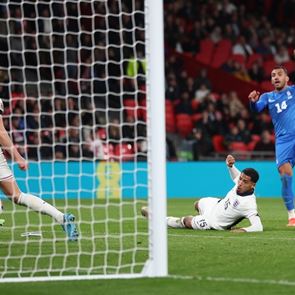 &lt;em>Ελλάδα&lt;/em>-Αγγλία: Πώς θα δείτε δωρεάν και live τον μεγάλο αγώνα