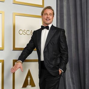 Ναι, ο Brad Pitt εμφανίστηκε με αλογοουρά στα Όσκαρ