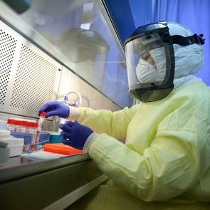 Έρχονται νέα, πιο γρήγορα τεστ για τον κορονοϊό