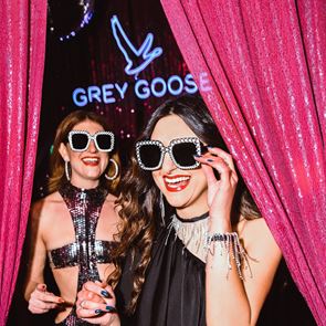 DISCO NOIR: Hλεκτρισμένες βραδιές στη ντίσκο Cinderella με την Grey Goose Premium Vodka